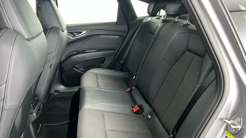 AUDI Q4 150kW 40 82kWh S Line Auto