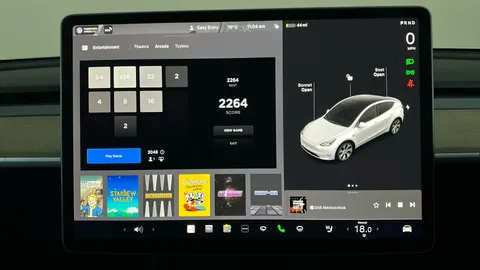 TESLA MODEL Y RWD Auto