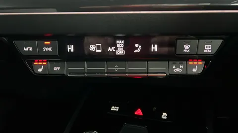 AUDI Q4 150kW 40 82kWh S Line Auto