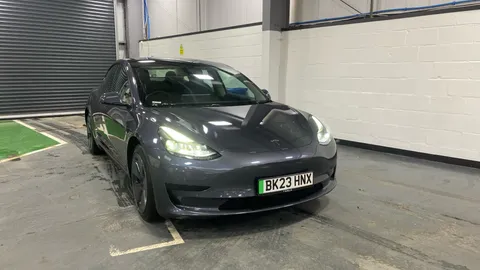 TESLA MODEL 3 RWD Auto