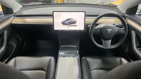 TESLA MODEL 3 RWD Auto
