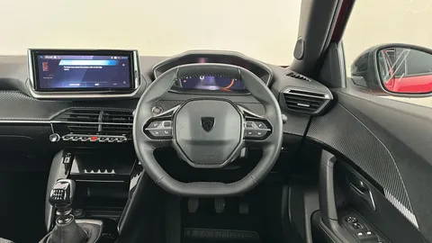 PEUGEOT 2008 1.2 PureTech 130 Allure