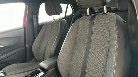 PEUGEOT 2008 1.2 PureTech 130 Allure