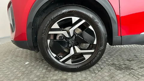 PEUGEOT 2008 1.2 PureTech 130 Allure