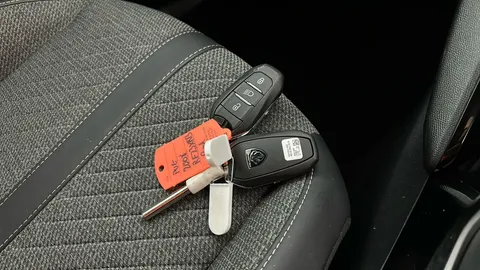 PEUGEOT 2008 1.2 PureTech 130 Allure