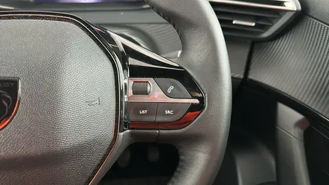 PEUGEOT 2008 1.2 PureTech 130 Allure