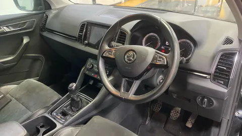 Škoda Karoq 1.5 TSI SE L 5dr