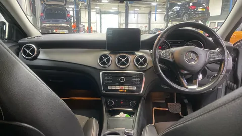 MERCEDES-BENZ GLA GLA 180 Urban Edition Auto