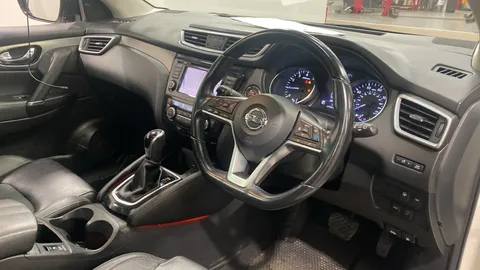 NISSAN QASHQAI 1.3 DiG-T 160 Tekna DCT