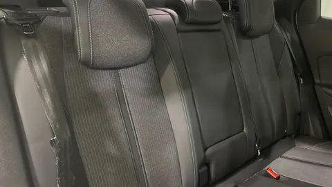 PEUGEOT 3008 1.5 BlueHDi Allure Premium