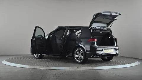 VOLKSWAGEN GOLF 1.5 TSI R-Line