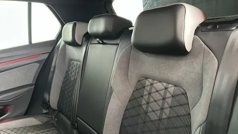 VOLKSWAGEN GOLF 1.5 TSI R-Line