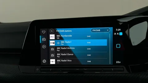 VOLKSWAGEN GOLF 1.5 TSI R-Line