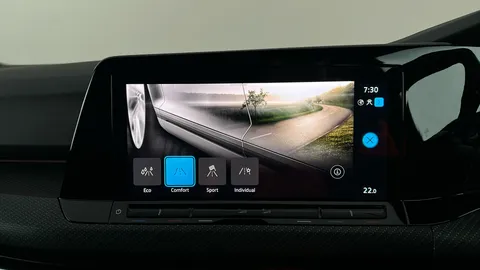 VOLKSWAGEN GOLF 1.5 TSI R-Line