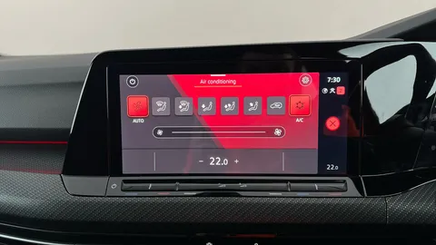 VOLKSWAGEN GOLF 1.5 TSI R-Line