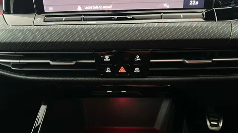 VOLKSWAGEN GOLF 1.5 TSI R-Line