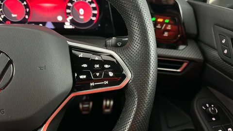 VOLKSWAGEN GOLF 1.5 TSI R-Line