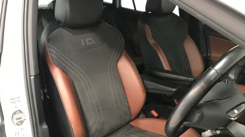 VOLKSWAGEN ID.4 109kW Life Pure 52kWh Auto