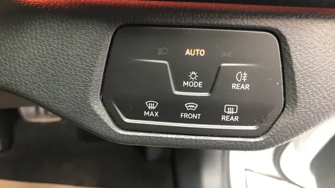 VOLKSWAGEN ID.4 109kW Life Pure 52kWh Auto