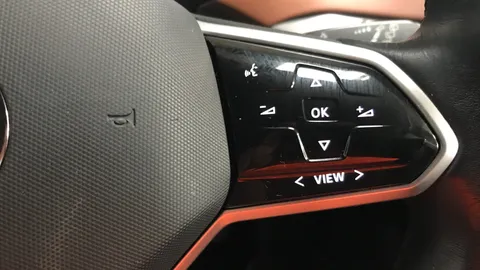 VOLKSWAGEN ID.4 109kW Life Pure 52kWh Auto