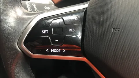 VOLKSWAGEN ID.4 109kW Life Pure 52kWh Auto