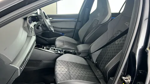 Volkswagen Golf 1.5 eTSI 150 R-Line DSG