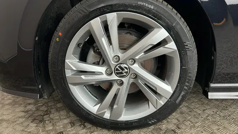 Volkswagen Golf 1.5 eTSI 150 R-Line DSG