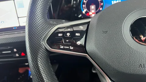 Volkswagen Golf 1.5 eTSI 150 R-Line DSG