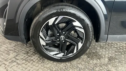 Nissan Qashqai 1.3 DiG-T MH 158 N-Connecta [Glass Rf] Xtronic