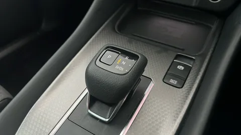 Nissan Qashqai 1.3 DiG-T MH 158 N-Connecta [Glass Rf] Xtronic