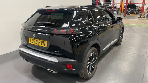 PEUGEOT 2008 1.2 PureTech 130 GT EAT8