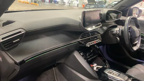 PEUGEOT 2008 1.2 PureTech 130 GT EAT8