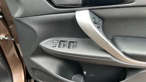 MITSUBISHI ECLIPSE CROSS 1.5 2