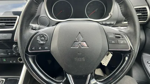 MITSUBISHI ECLIPSE CROSS 1.5 2