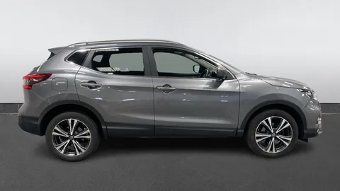 Nissan Qashqai 1.3 DiG-T N-Connecta 5dr