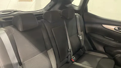 Nissan Qashqai 1.3 DiG-T N-Connecta 5dr