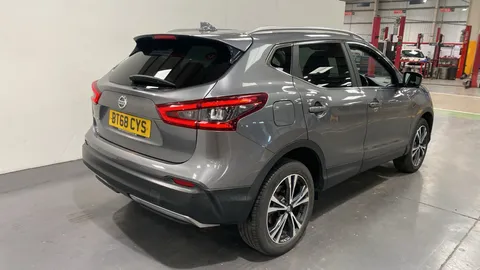Nissan Qashqai 1.3 DiG-T N-Connecta 5dr