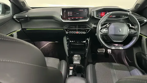 Peugeot 2008 1.2 PureTech 130 GT EAT8