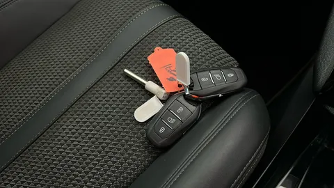 Peugeot 2008 1.2 PureTech 130 GT EAT8