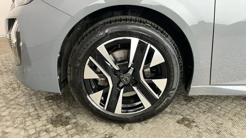 Peugeot 208 1.2 PureTech 100 Allure