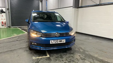 Volkswagen Touran 1.5 TSI EVO SEL DSG [7 Seats]