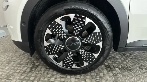 FIAT 600 115kW La Prima 54kWh Auto