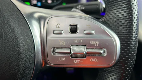 MERCEDES-BENZ CLA CLA 250e AMG Line Premium + Night Ed Tip Auto