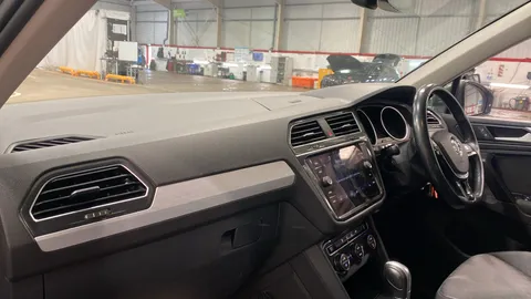 VOLKSWAGEN TIGUAN 2.0 TDi 150 SE Nav DSG