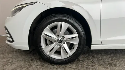 VOLKSWAGEN GOLF 1.5 eTSI 150 Life DSG