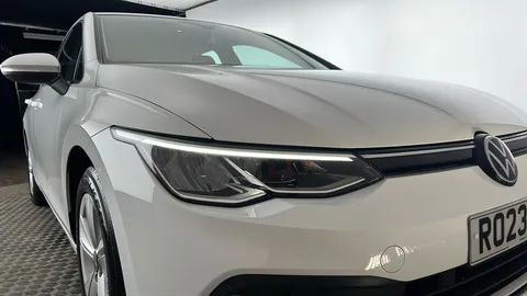 VOLKSWAGEN GOLF 1.5 eTSI 150 Life DSG