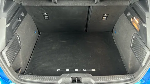 FORD FOCUS 1.0 EcoBoost Hybrid mHEV 125 ST-Line X Edition