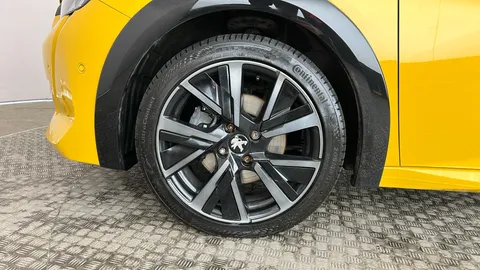 Peugeot 208 1.2 PureTech 130 GT Premium EAT8