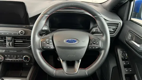 FORD FOCUS 1.0 EcoBoost Hybrid mHEV 125 ST-Line X Edition