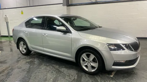 SKODA OCTAVIA 1.0 TSI SE DSG
